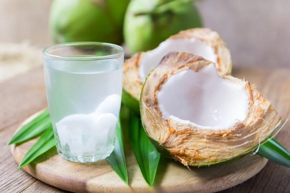 Manfaat Minum Air Kelapa Muda Selama 7 Hari, Ini Efeknya!